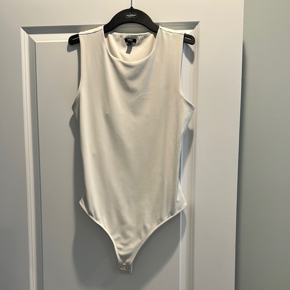 Express Ivory Sleeveless Fitted Bodysuit - Picture 1 of 4